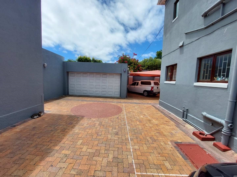 To Let 4 Bedroom Property for Rent in Claremont Western Cape